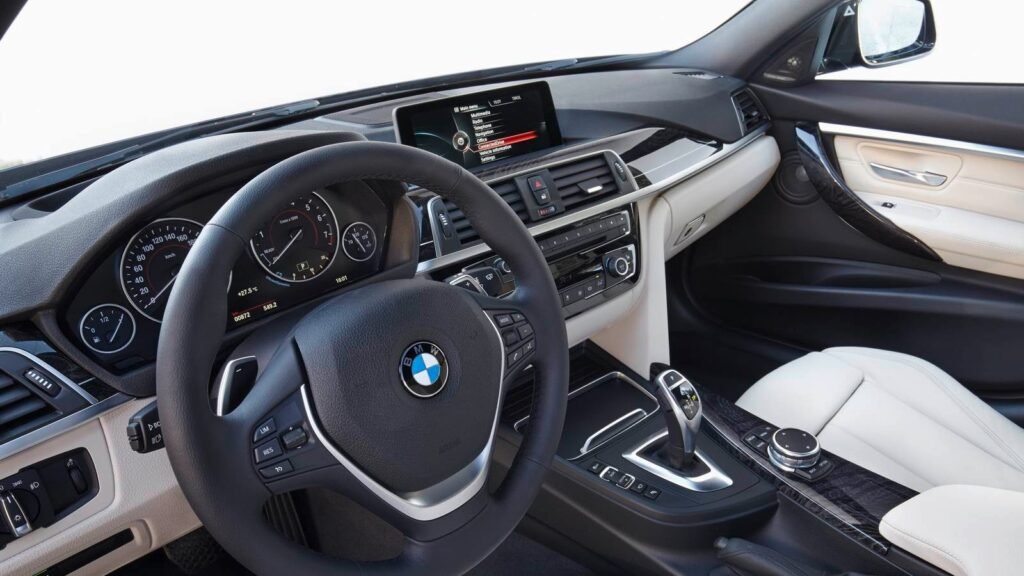 BMW 320i xdrive interior